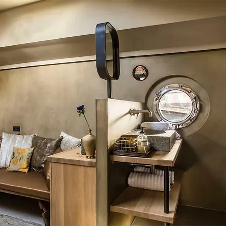 Konukevi Boat & Boost 4*