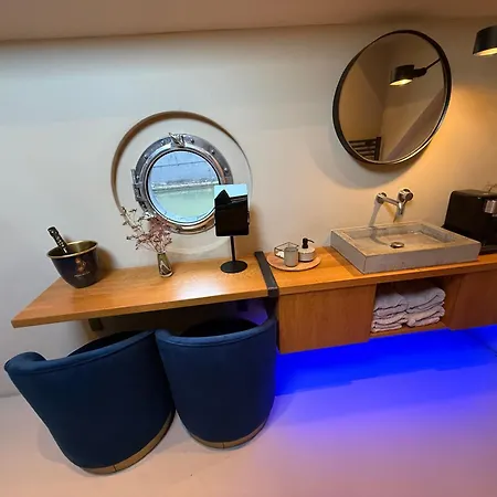 Boat & Boost Guest house