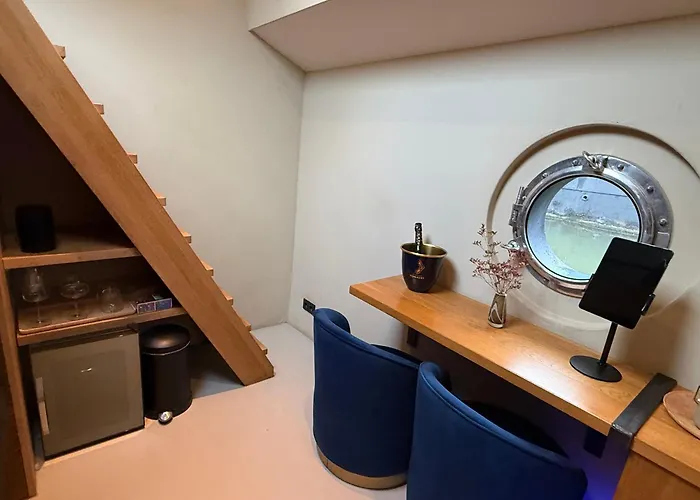 Boat & Boost Guest house