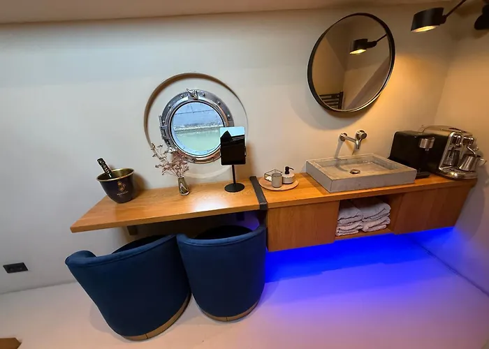 Boat & Boost Guest house