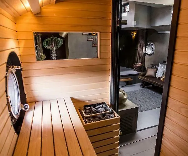 Guest house Boat & Boost