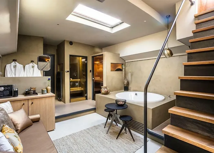 Boat & Boost Guest house 4*