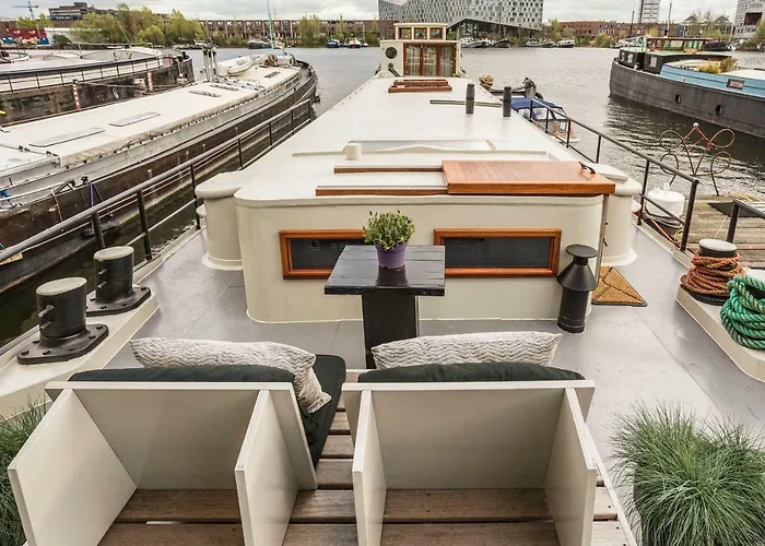 Boat & Boost Guest house