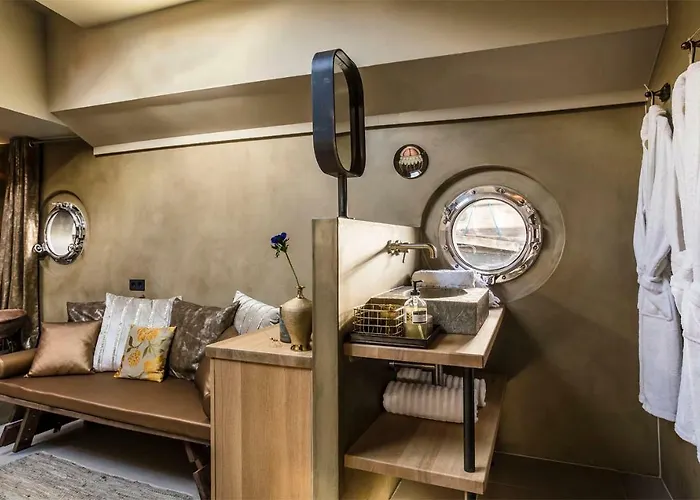 Guest house Boat & Boost 4*