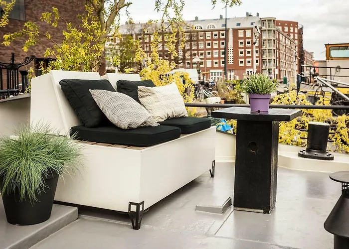 Boat & Boost ゲストハウス