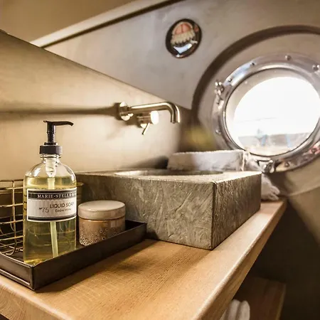 Гостевой дом Boat & Boost 4*